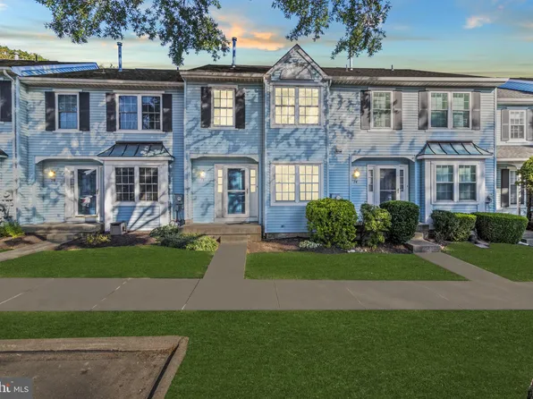 76 Liberty Dr, Langhorne, PA 19047