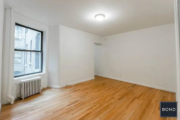 Rented by Bond New York | media 4