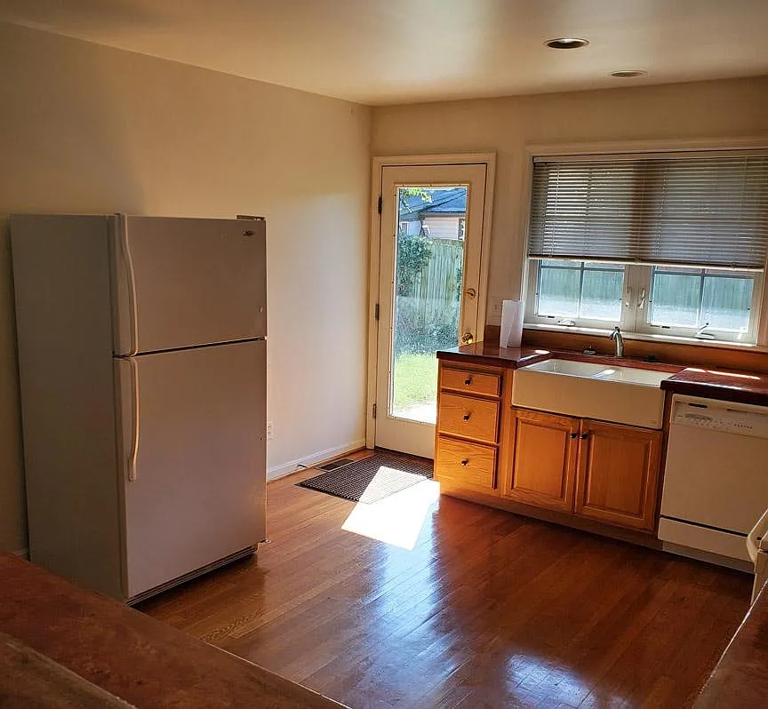 3 bed, 2.5 bath, 1887 sqft, $2,650 — Photo 4