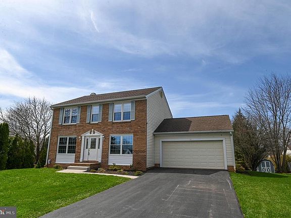 2nd image of 16 Old Farm Ln