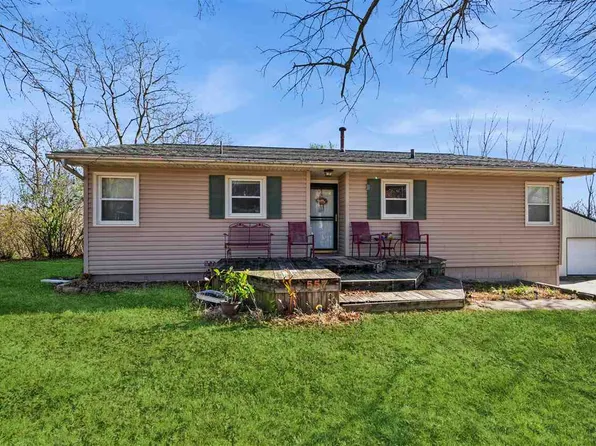 557 2nd St S, Coggon, IA 52218