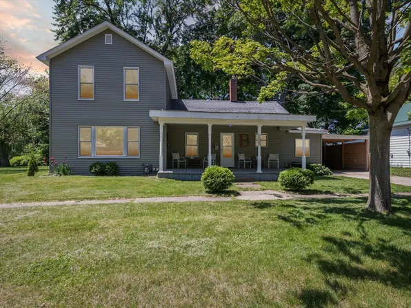 406 Berrien St, Buchanan, MI 49107