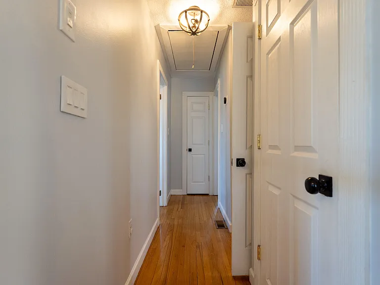 406 Lawrence Dr — Photo 29