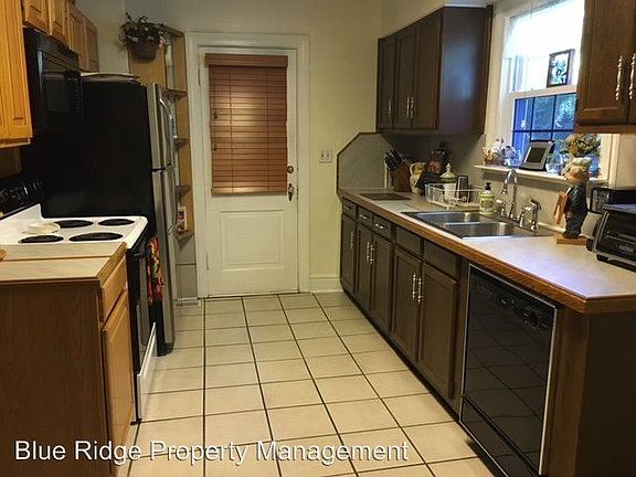 4th image of 2140 Memorial Ct