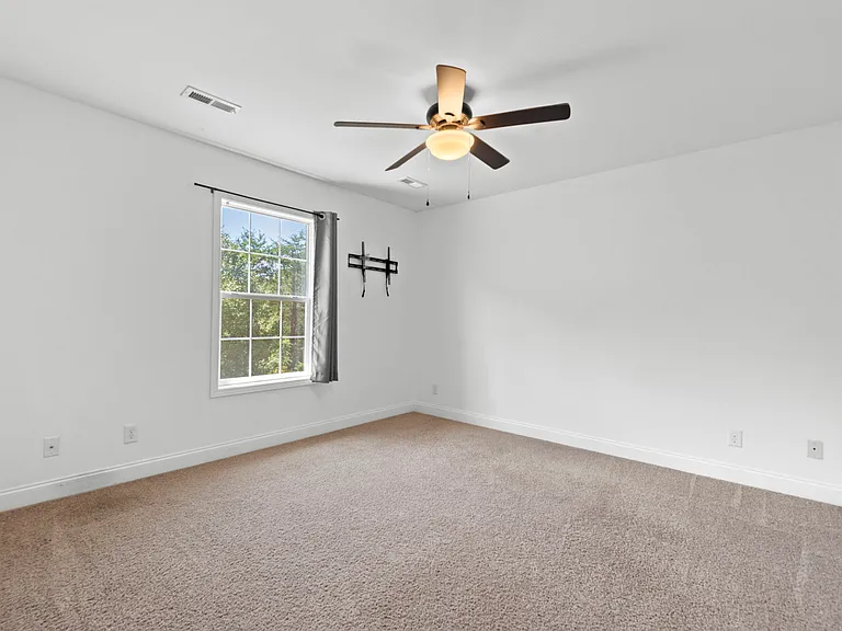 317 Wynberry Ct — Photo 19
