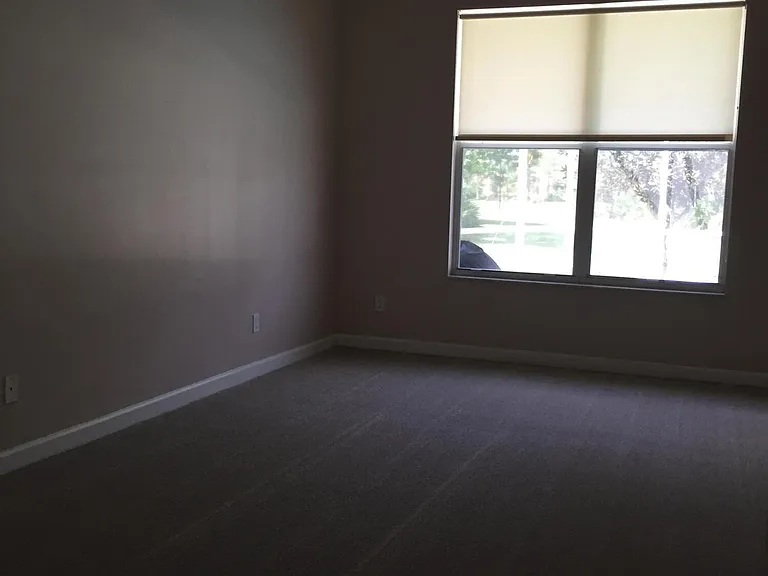 557 SW New Castle Cv — Photo 10
