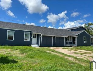 527 W 8th St #2, Freeport, TX 77541