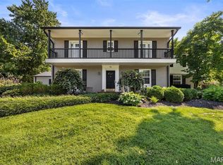 25 Berkshire Dr, Saint Louis, MO 63117