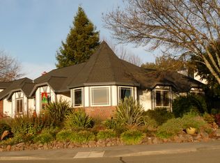 101 Vinecrest Cir, Windsor, CA 95492