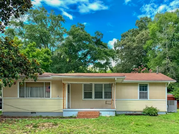 1 Bragg Cir, Rossville, GA 30741