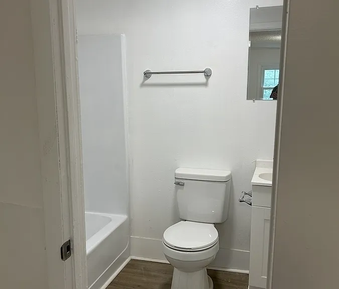 1006 William Dr — Photo 13