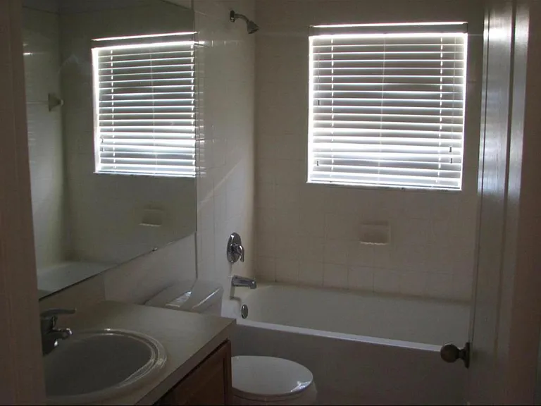 1024 Longville Cir — Photo 9