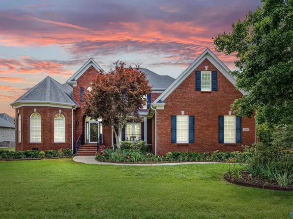 210 Crownridge Dr, Madison, AL 35756