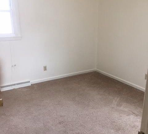 5th image of 28 Brenda Ct