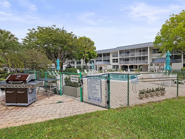 4025 N Federal Hwy #226C — Photo 25