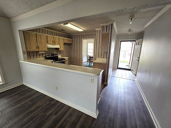 5th image of 2216 Lake Springs Ln