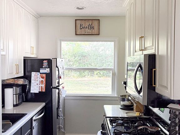 3rd image of 3870 Oram Cir