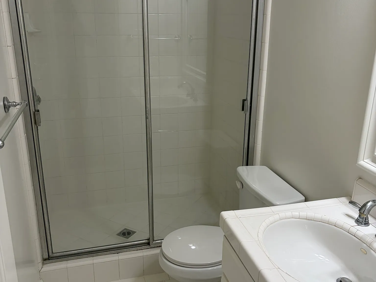 2 bed, $3,050 — Photo 4