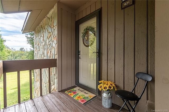 1st image of 912 Mallard Head Ln