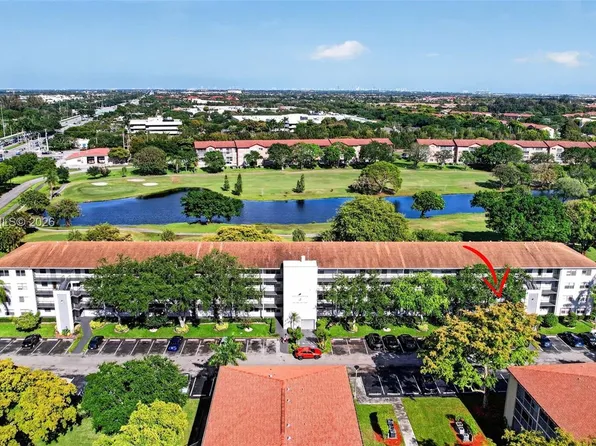 101 SW 132nd Way APT 213J, Pembroke Pines, FL 33027