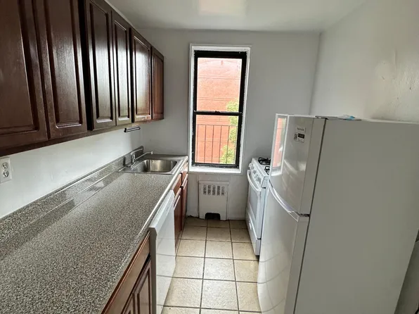 13928 87th Rd Floor 3, Jamaica, NY 11435