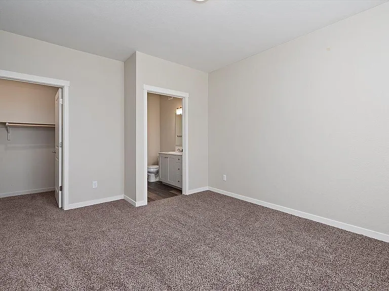 The Summit Apartments — Photo 90