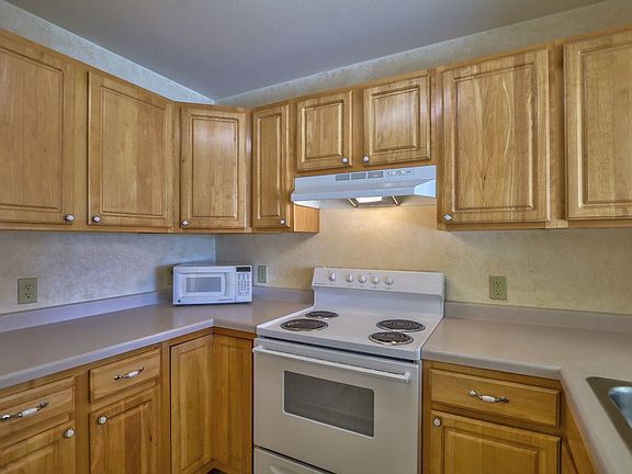3rd image of 102 Prairie Heights Dr APT 218