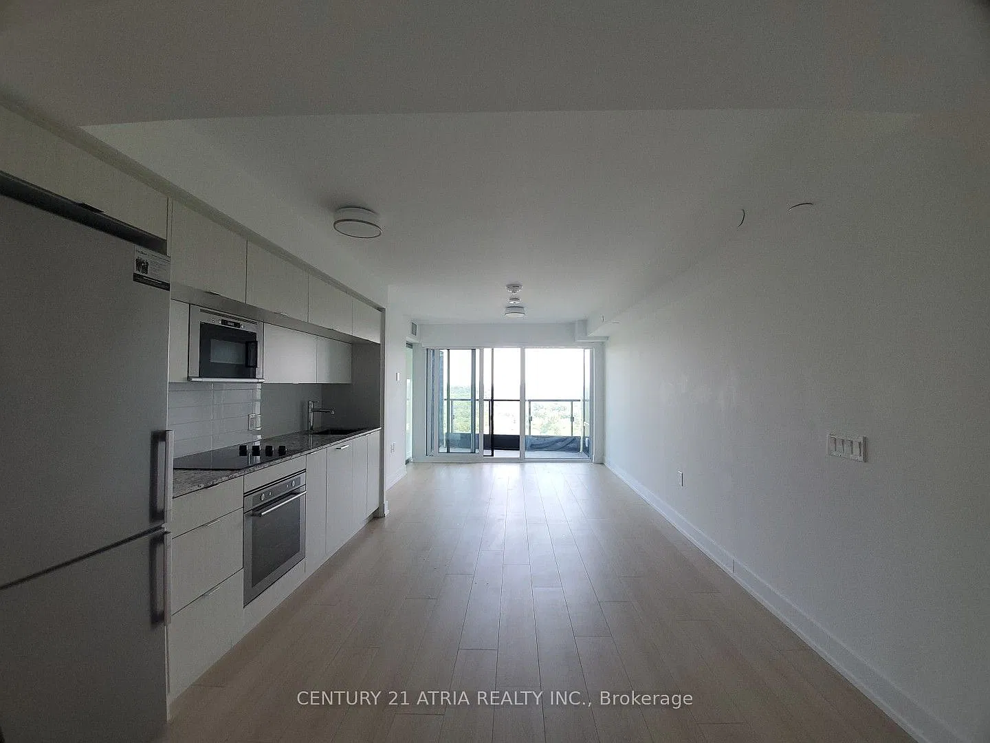 585 Bloor St E — Photo 3