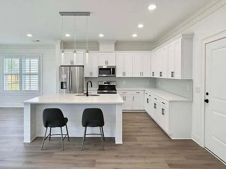 1904 Gumwood Blvd — Photo 2