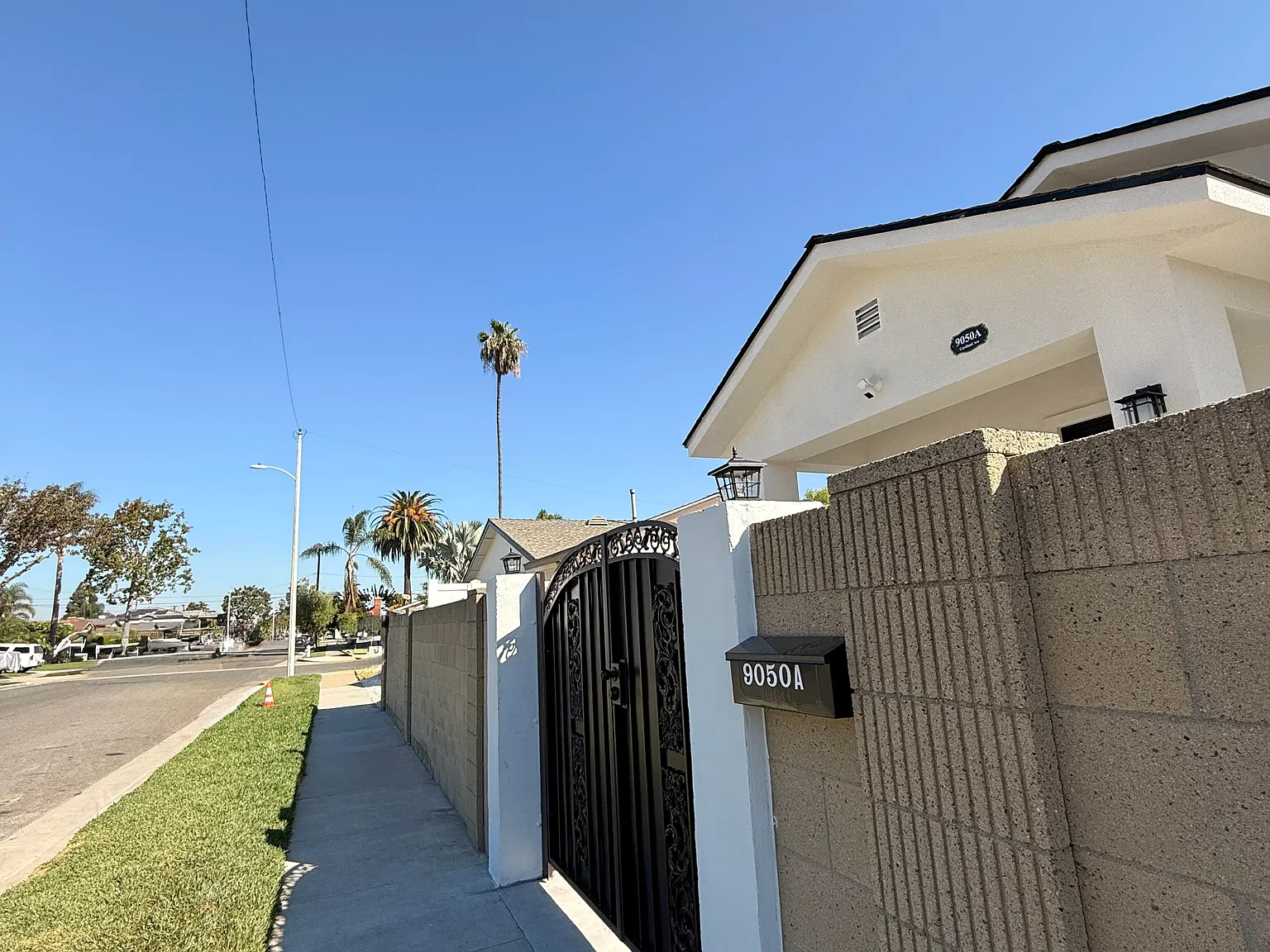 3 bed, 1000 sqft, $3,900 — Photo 3