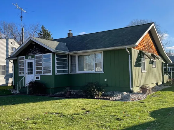 818 Plain St, La Porte, IN 46350