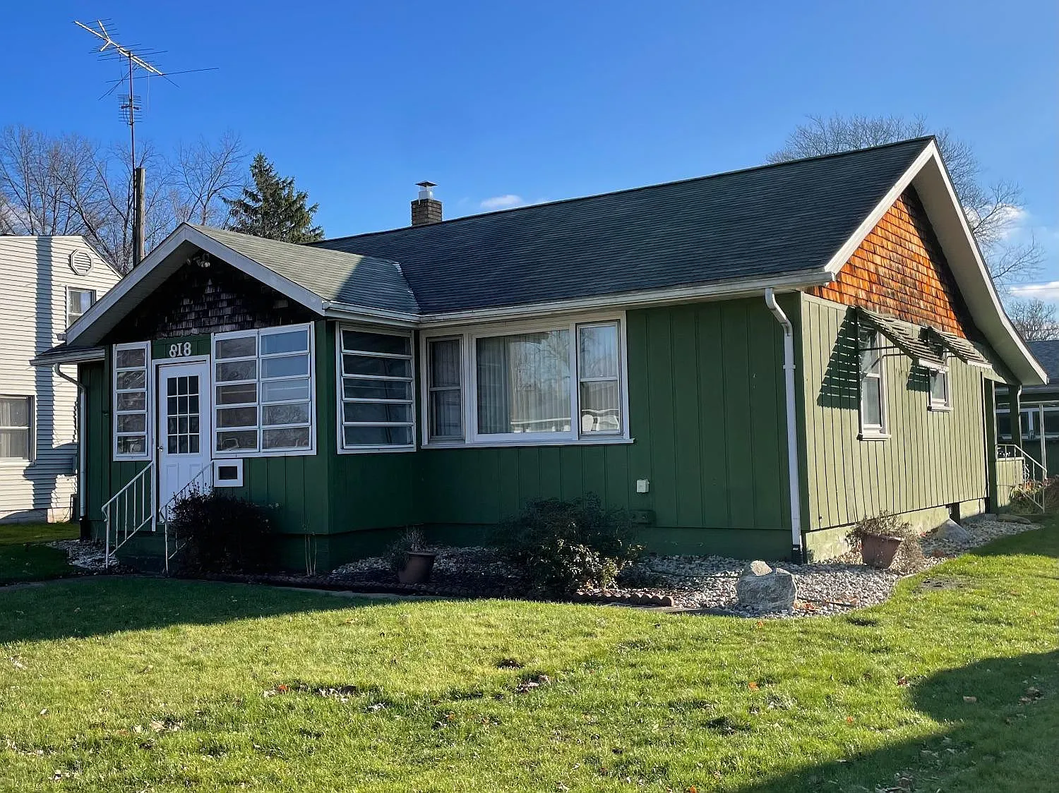 818 Plain St photo 1