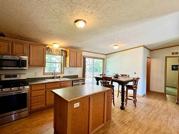 5th image of 3015 Cedar Ln