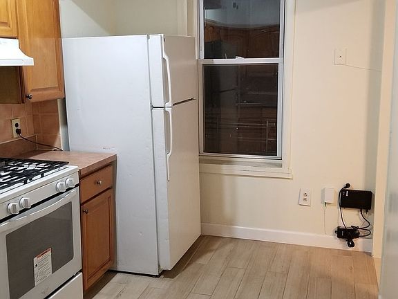 5th image of 717 45th St #2C