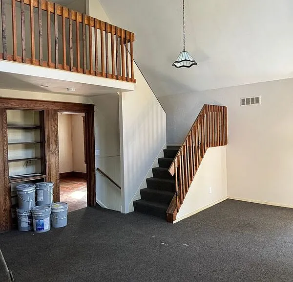25 Rosewood Ter #UPPER — Photo 3