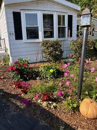 1st image of 18 Taunton St #26