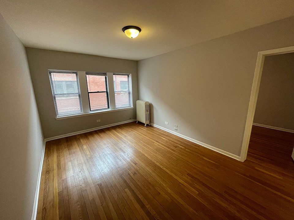 1st image of 5737 N Winthrop Ave #212