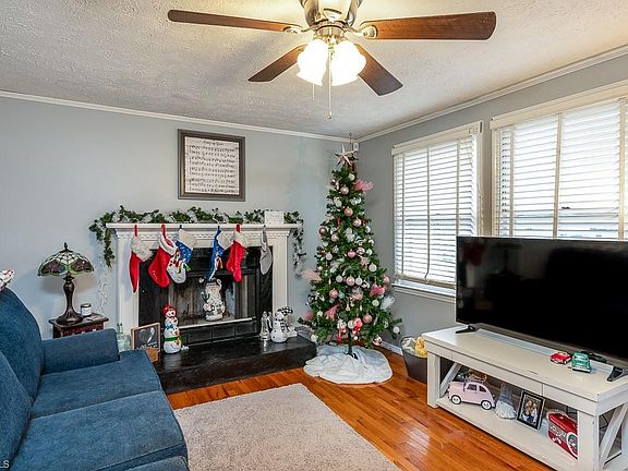4th image of 419 Arborwood Dr
