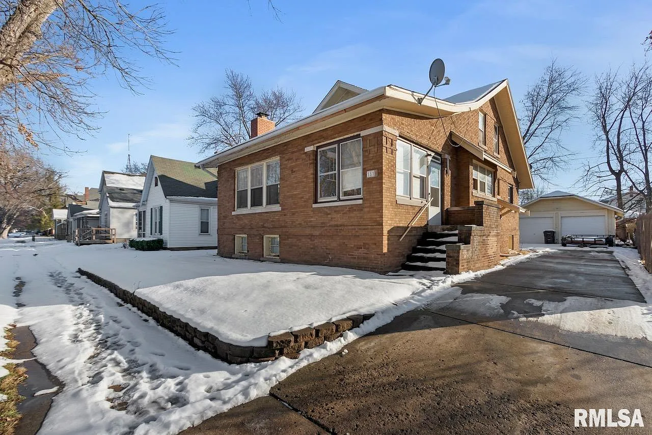 1816 W Callender Ave photo 1