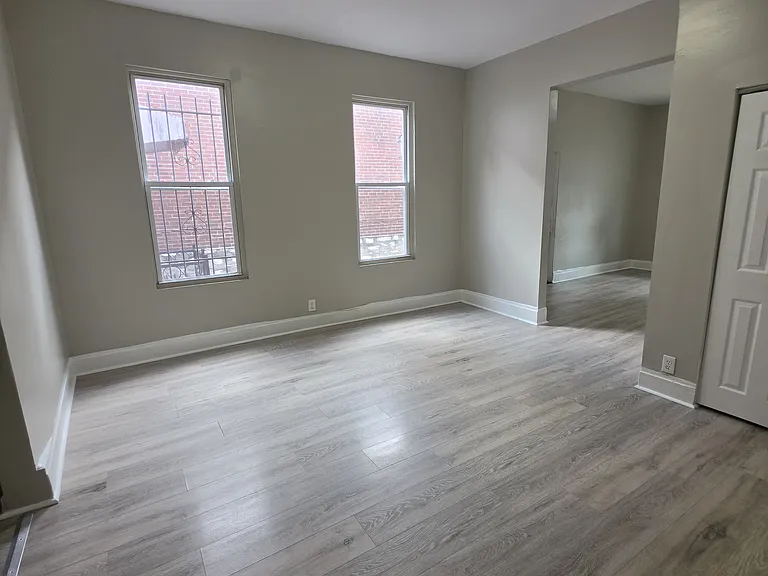 3231 Taft Ave — Photo 5