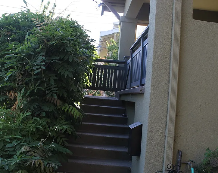 Path up to the back deck