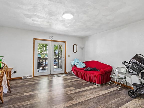 3rd image of 130 N 12th PLACE
