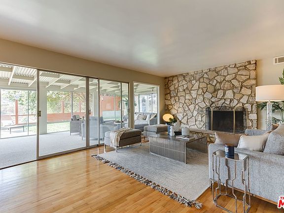 3rd image of 5210 El Mirador Dr