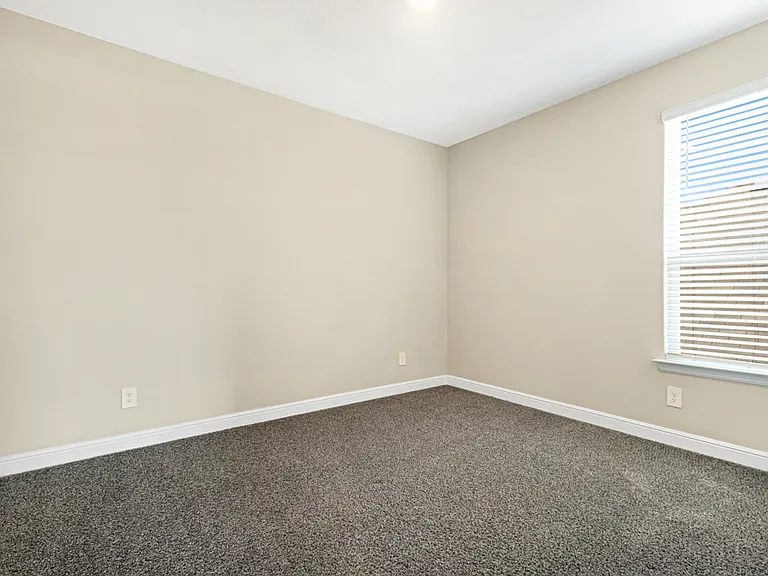 15517 Canford Ter — Photo 23