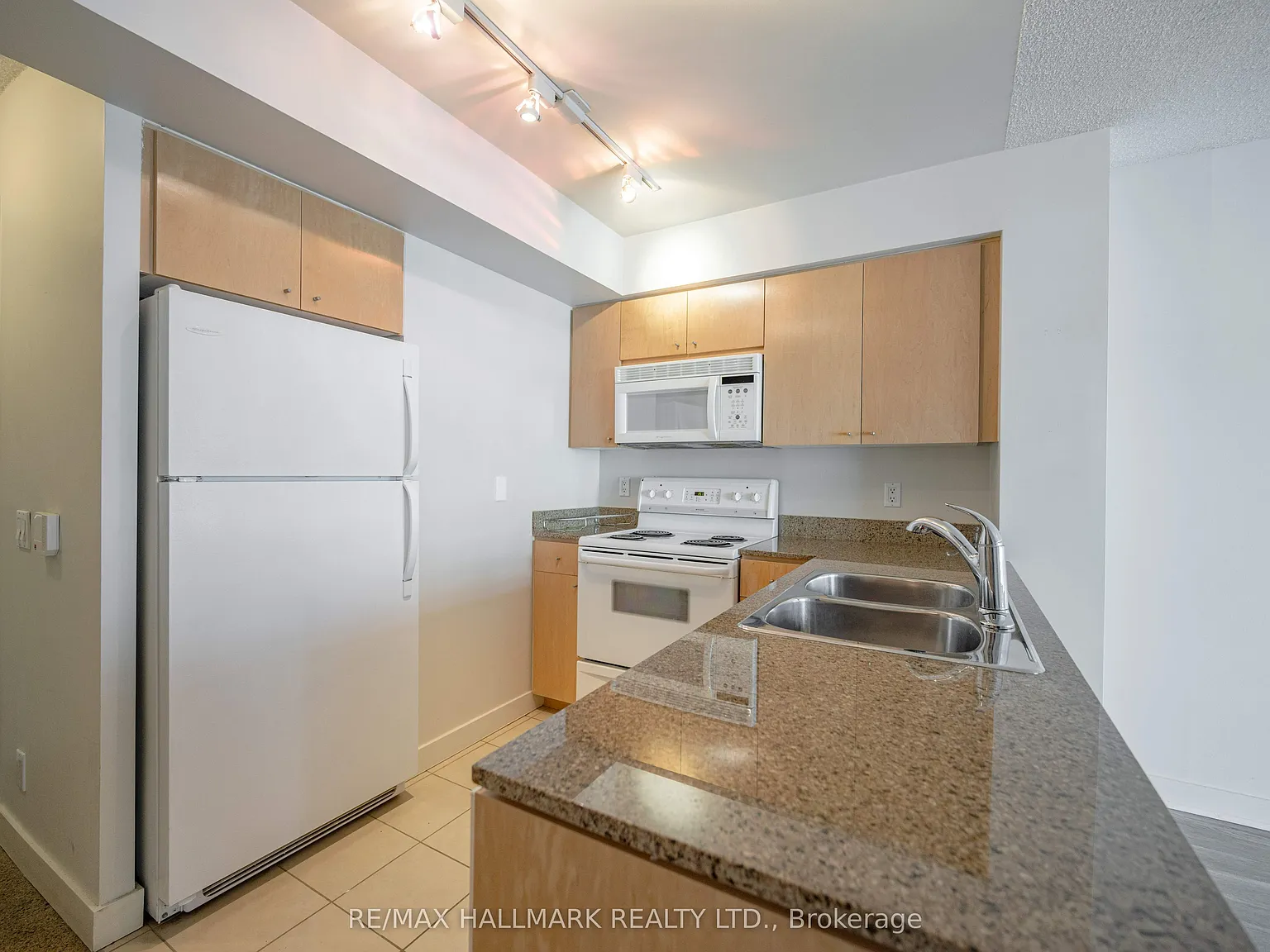 1 bed, $2,600 — Photo 4