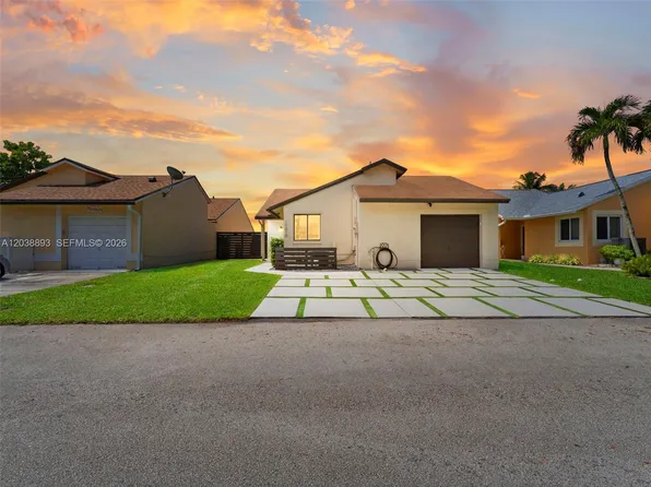 11010 SW 13th St, Pembroke Pines, FL 33025