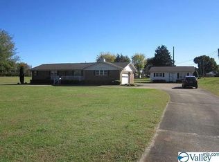 1713 Brownsferry St, Athens, AL 35611