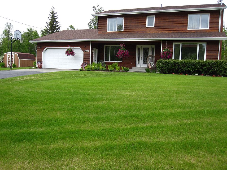 Beautiful front yard and porch