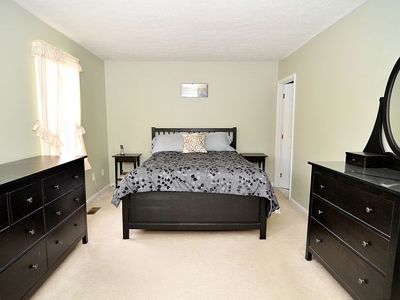 3rd image of 613 Paddle Wheel Ct E