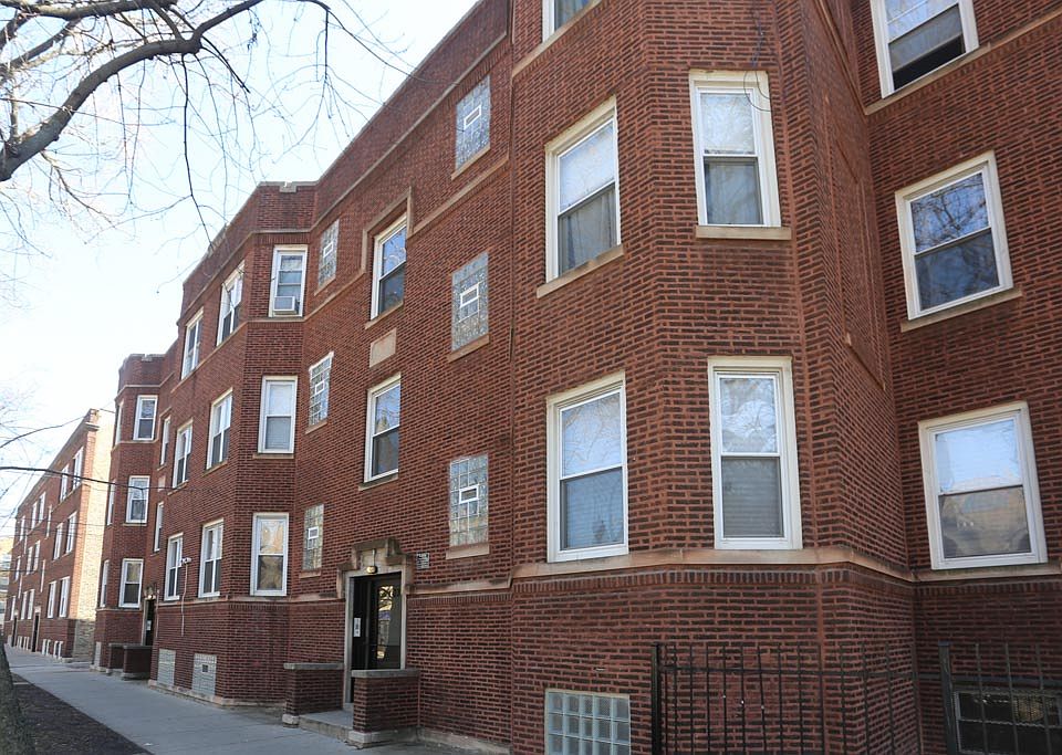 1st image of 3119 W Argyle St #3